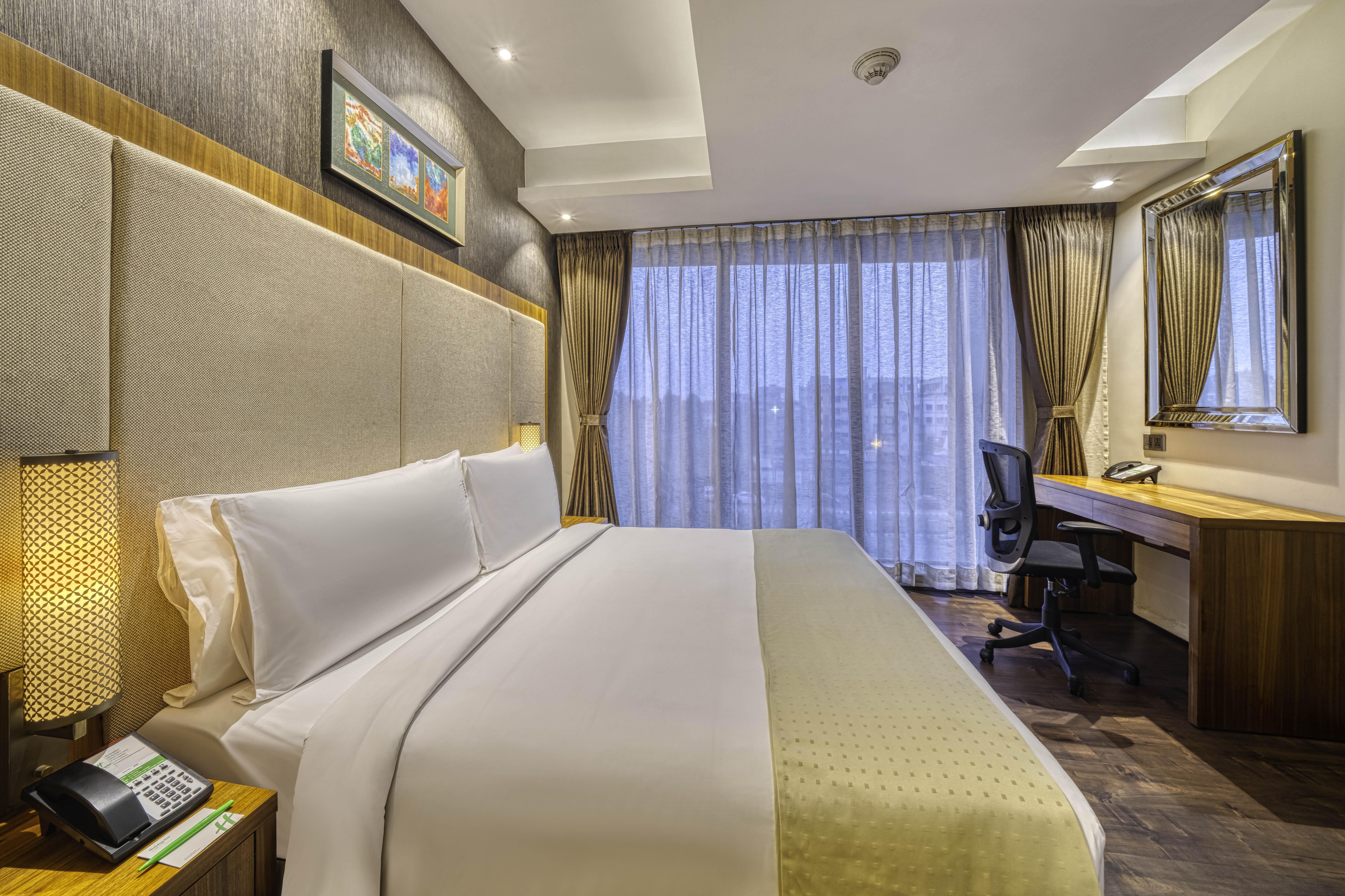 Holiday Inn Kolkata Airport By Ihg Exteriör bild Deluxe Room