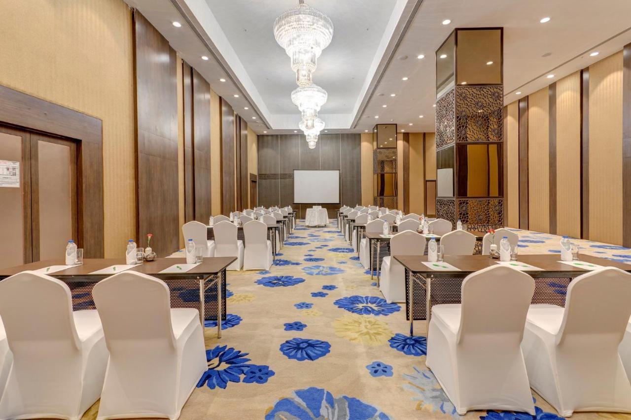 Holiday Inn Kolkata Airport By Ihg Exteriör bild Meeting room