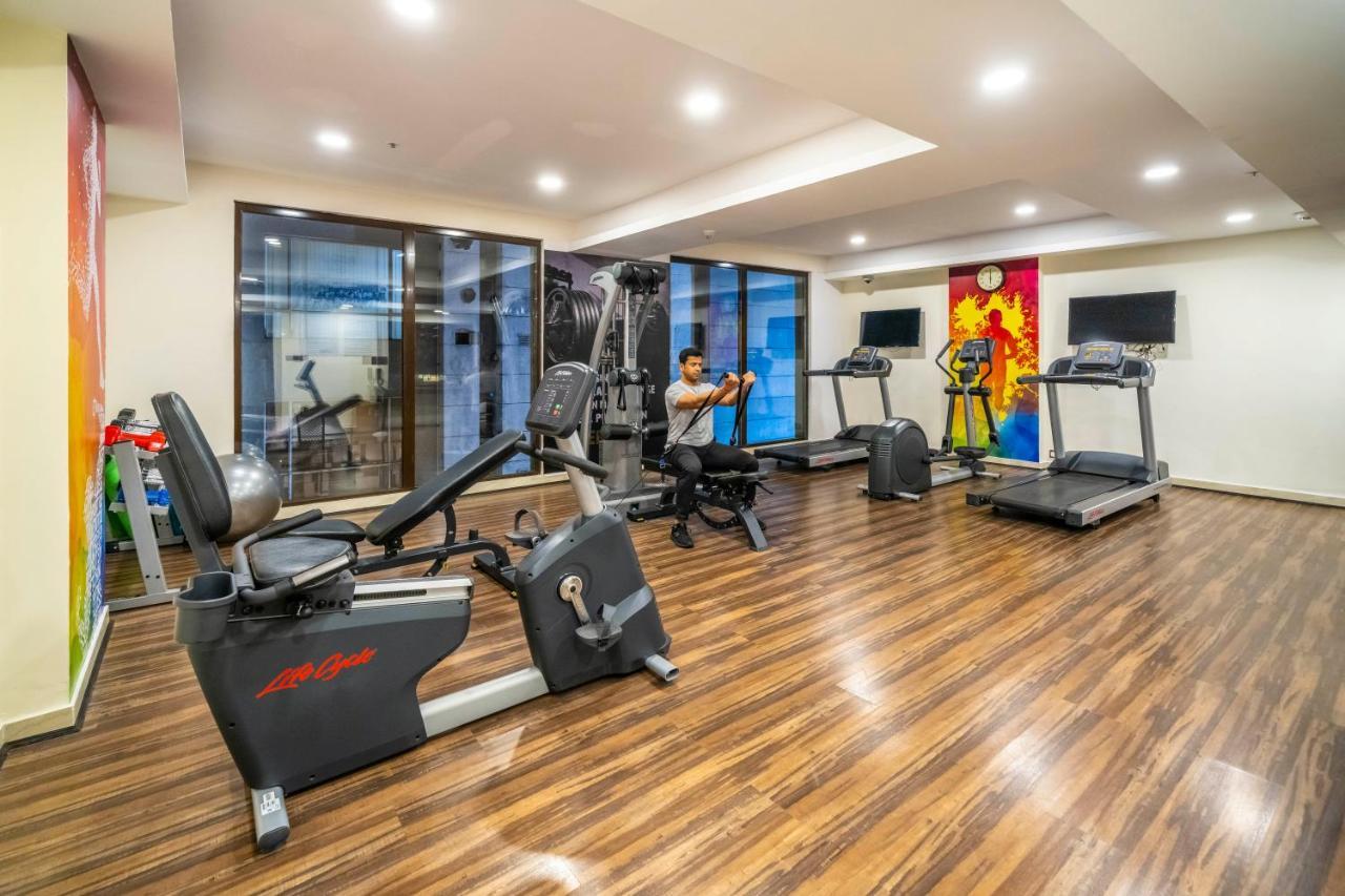 Holiday Inn Kolkata Airport By Ihg Exteriör bild Fitness Centre