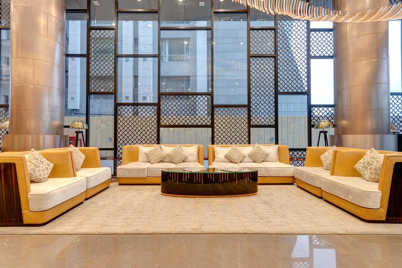 Holiday Inn Kolkata Airport By Ihg Exteriör bild The lobby of the hotel